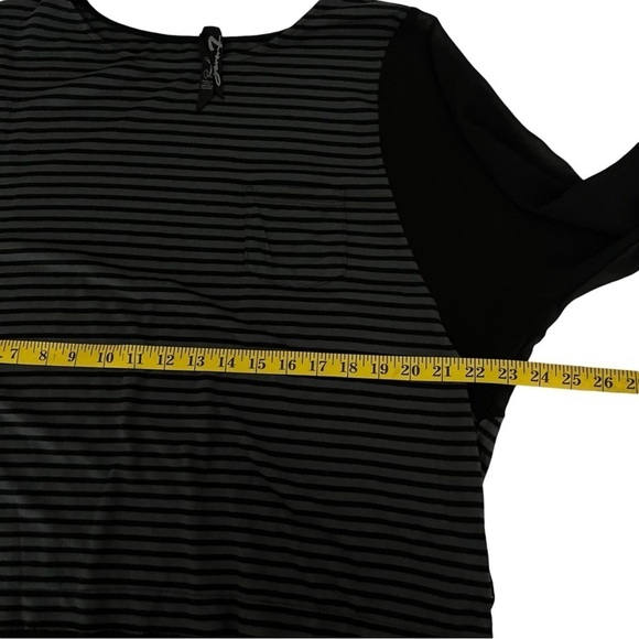 Seven7 Blouse Women's Large High Low Hem Gray Black  Sheer Sleeves Stripes - Picture 8 of 8